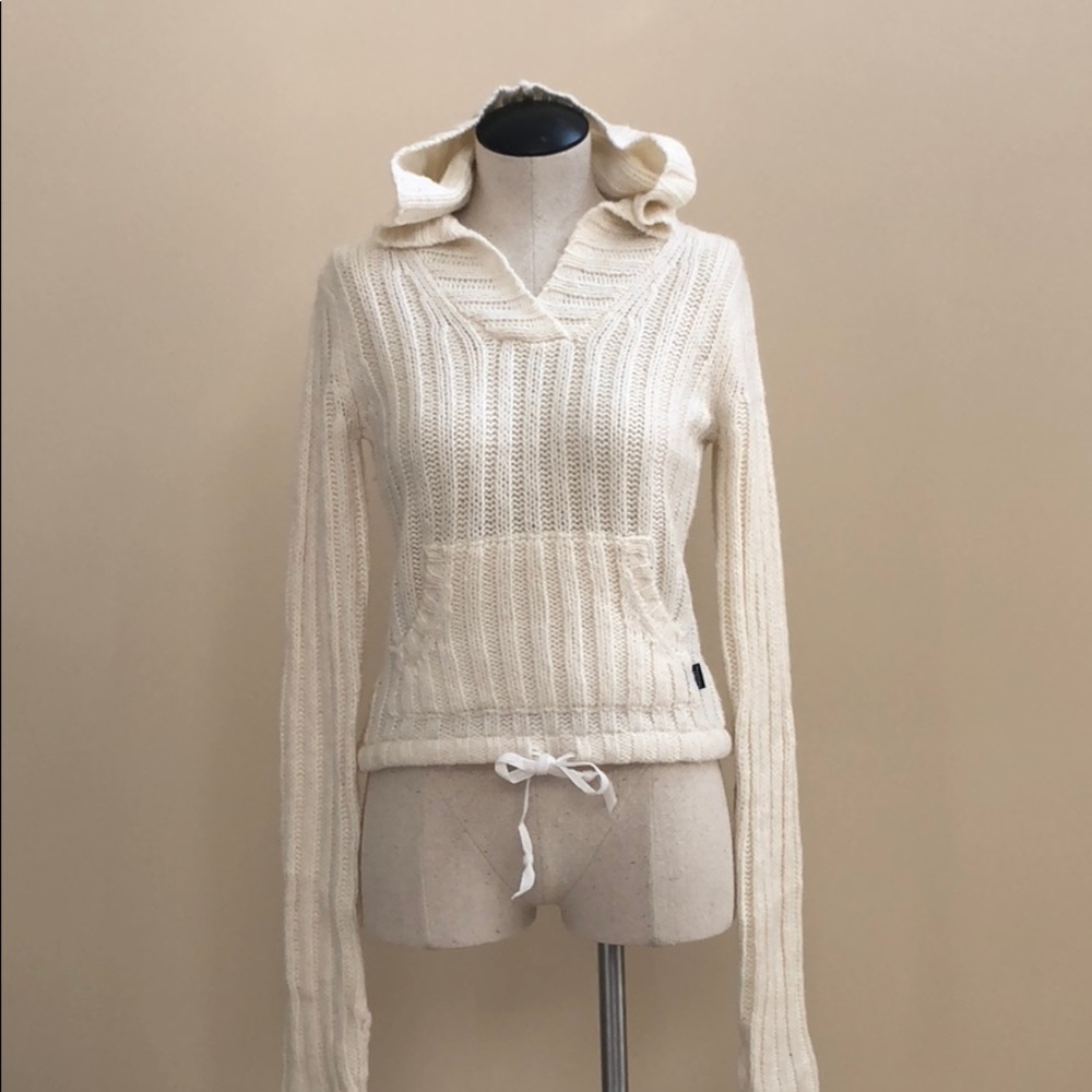 Abercrombie & Fitch pullover hooded sweater.